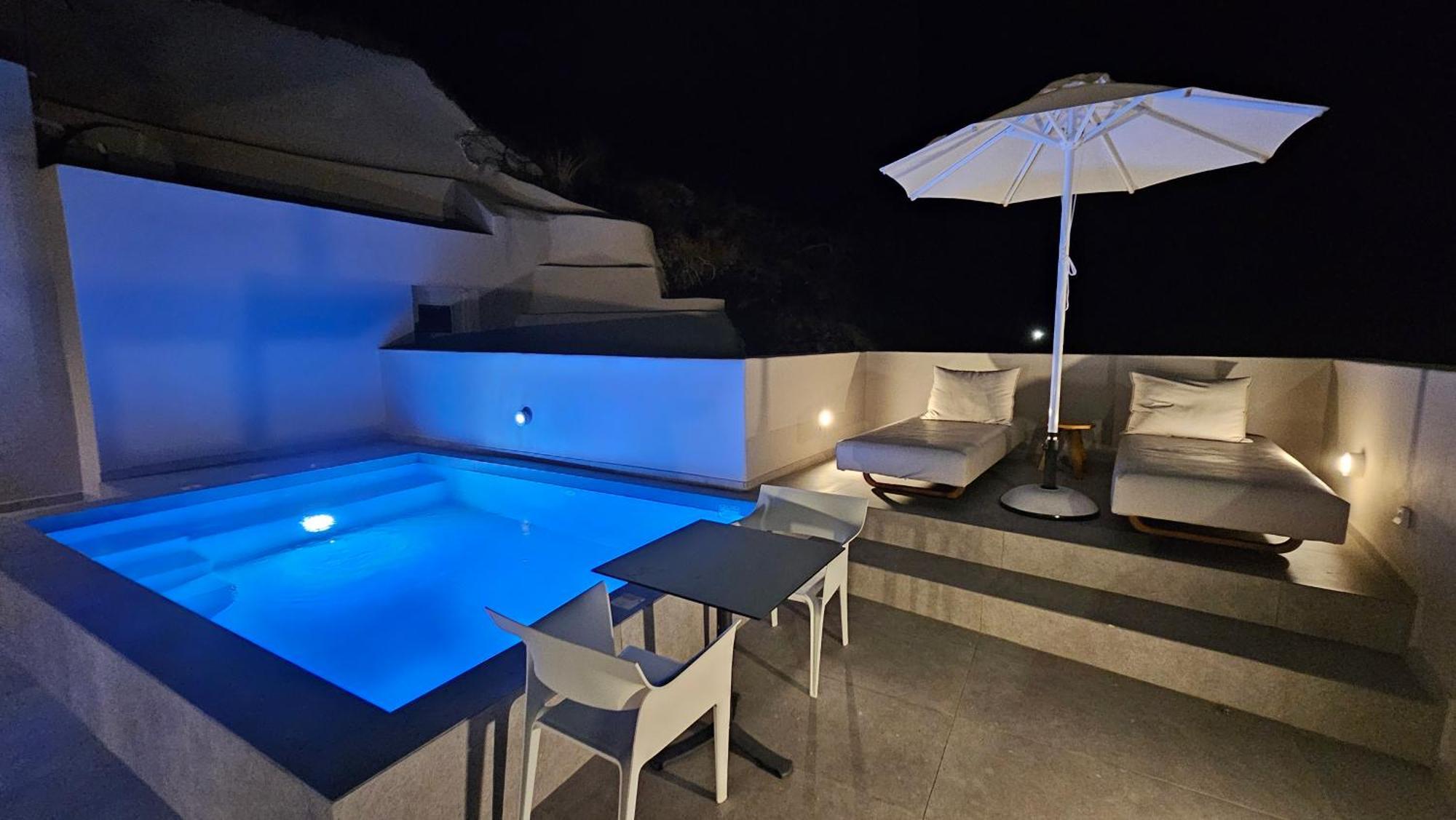 Petroma Cave Suites Βούρβουλος Εξωτερικό φωτογραφία